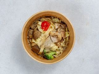 Tagliatelle pollo e porcini (na gorąco) (330g)