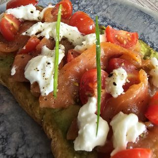 Bruschetta Con Salmón
