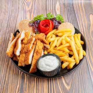 Pileći štapići sa pomfritom