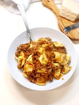 Tortellini Carne com bolonhesa