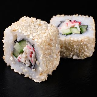 Каліфорнія в кунжуті з сурімі (240г)