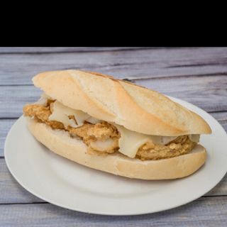 Bocadillo De Calamares Y Alioli