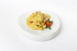 Piept de pui in sos de pesto si rosii cherry