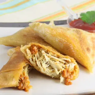 26. Ración De Samosa De Pollo (2 Uds.)