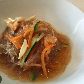 Spaghetti di soia con frutti di mare