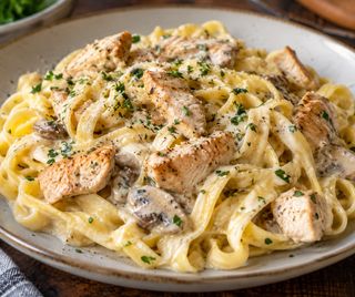 Tagliatelle Au Poulet Sauce Blanche