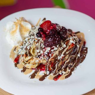 Palačinke Čokolada-malina-jagoda-pasta