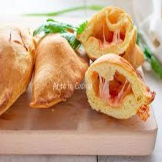 TAGLIERE DI PANZEROTTI MISTI 4PZ