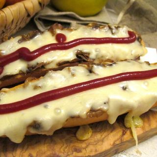 Zapiekanka mega bułka ok 40 cm, 2 x ser,sos