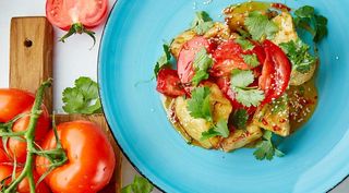 Баклажаны с томатами в соусе свит чили