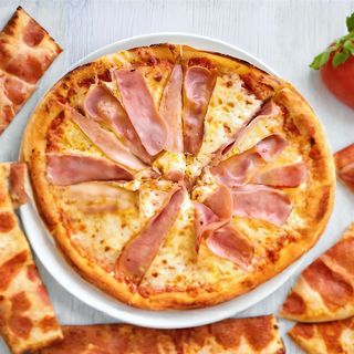 პიცა ლორით მეტი ყველით