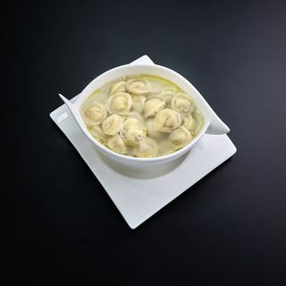 Пельмешки классические с бульоном