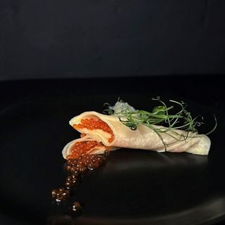 Млинці з червоною ікрою