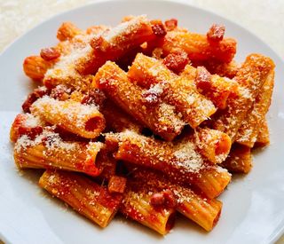 Rigatonii all amatriciana