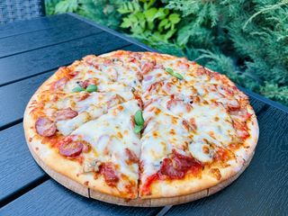 Піца Баварська (500г)