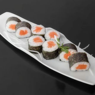 N17 Maki Salmón Con Espinacas Y Aguacate (8 Uds.)