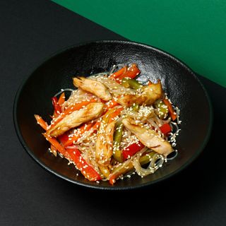 Ֆունչոզա հավով և բանջարեղենով