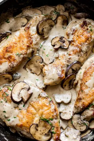 1/4 Boneless Chicken Mushroom & Cream of Sauce, Vegetable & Rice