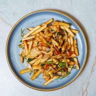 Картофель фри с курицей