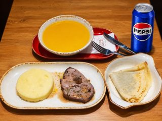 Lunch box ceafa la cuptor cu piure+ supa/ ciorba + desert+Pepsi