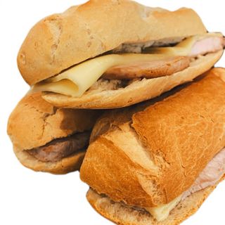Bocata de lomo y queso