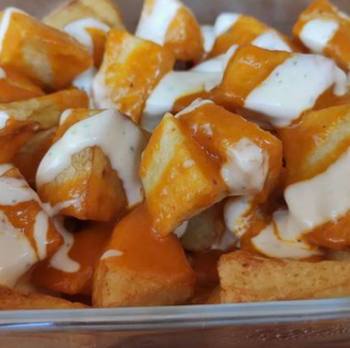 Patata bravas con alioli