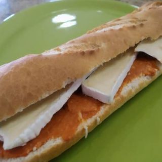 Bocadillo de sobrasada y queso brie