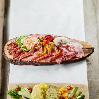 Plata sir, pršut i kulen