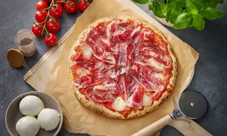Pizza De Bacon Y Jamón Serrano (20 Cm.)