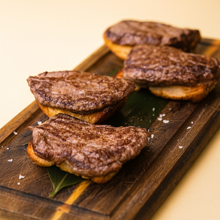 Toatas de solomillo de ternera en pan de cristal 