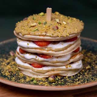  Крем Пистачио, ягоди и сметана (280г)