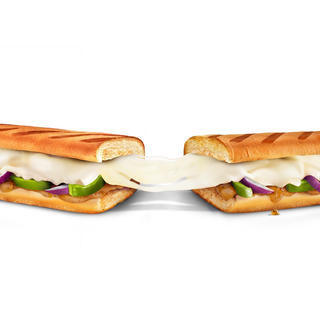 Sandwicz SubMelts Kurczak BBQ  w stylu Rotisserie I Boczek 15cm