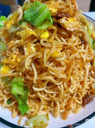 Spaghetti ramen con verdure