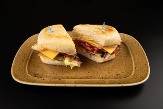 ПАНИНИ С ВЕТЧИНОЙ ТЕЛЕНКА (380г)