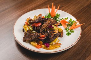 31. Pačetina sa paprikom, lukom i ljutom papričicom