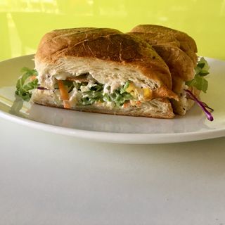 Croissant Vegetal Pollo