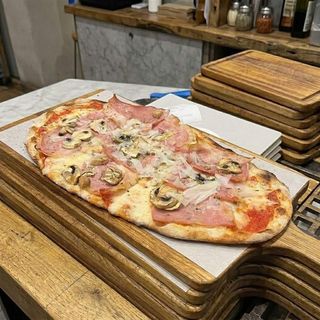 Pizza Fumada
