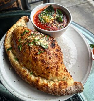 Calzone Carbonara