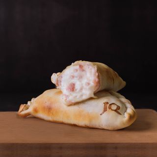 Empanada de Jamón y Queso