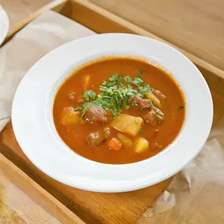 Ciorba gulas de vita