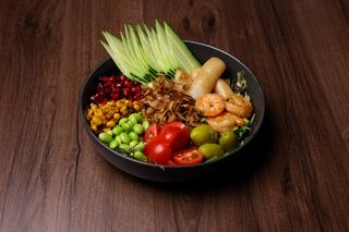 Bowl cu creveți și calmar