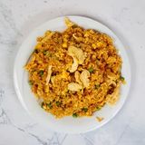  Nasi s piletinom i curryjem