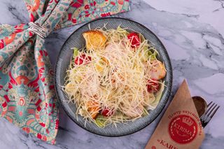 Цезарь с курицей