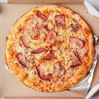 Porodična pršut + Piccante mala