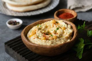 Hummus Al Tartufo Con Pan De Pita