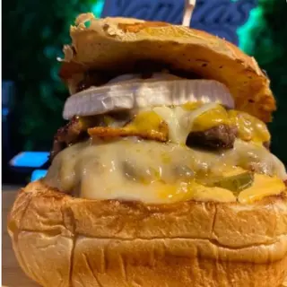 TOMMY CHESSY BURGER_