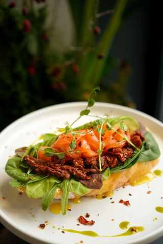 Авотост з лососем (205г)