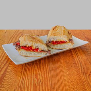 Ternera, Queso Edam y Pimientos del Piquillo