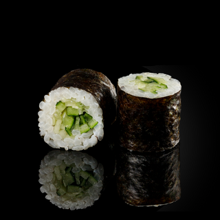 Макі з огірком (110г)