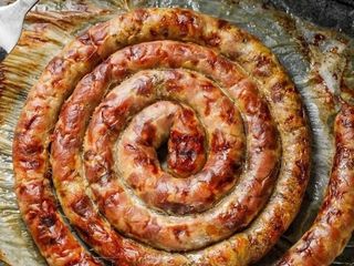 Домашня ковбаса печена